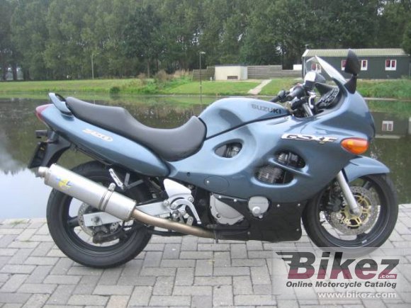 2000 Suzuki GSX 750 F photo